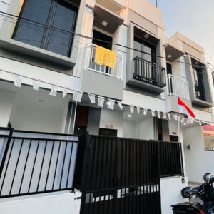 TOWNHOUSE TAMAN SARI