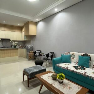 RUMAH MODERN TROPIS DI LAYUR RAWAMANGUN JAKARTA TIMUR